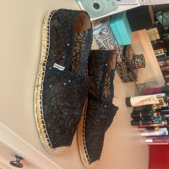 Black flats. - Picture 3 of 4